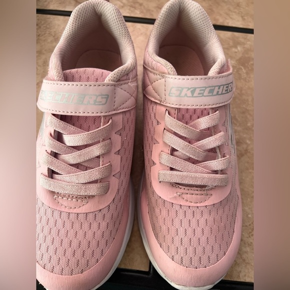 SKECHERS Girls Size 3 Sneakers with Elastic Shoelaces and Velcro Strap Pink - Picture 1 of 6